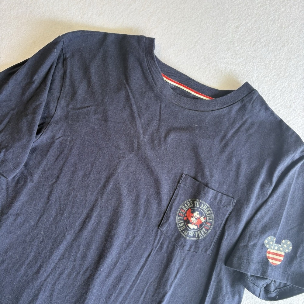 Disney parks USA Mickey Red White Blue Navy T-Shirt Size Small